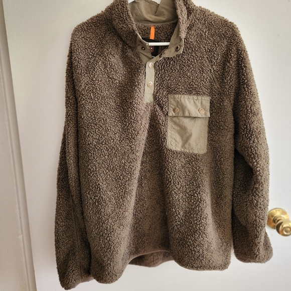 Mountain And Isle Jackets & Blazers - Teddy Army Green Pullover